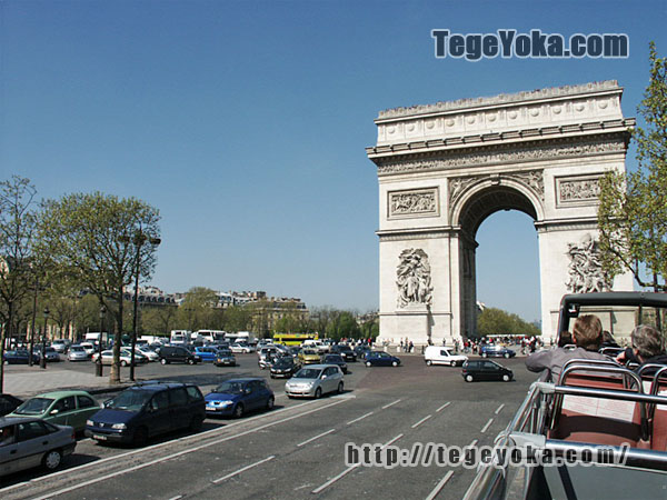 重厚な建物と渋滞だらけのフランスの首都パリ Tegeyoka Com