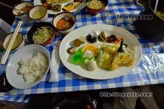 野口五郎小屋の夕食。