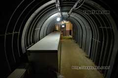赤岳展望荘の地下トンネル。