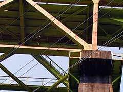 橋脚と橋桁の様子。